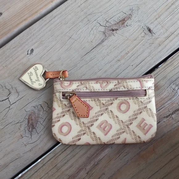 ❌️🚫 SOLD! Dooney & Bourke Vintage Coated Cotton Crossword Bucket Bag & Wallet - Picture 14 of 16